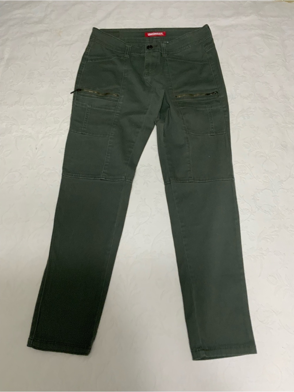 UNIONBAY Women’s Olive Cargo Pants with Zippered Pockets Y2K Military size 4 - Picture 2 of 9